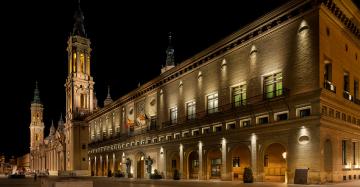 Iluminación de la fachada del Ayuntamiento de Zaragoza, proyecto en el que ha colaborado Saltoki.