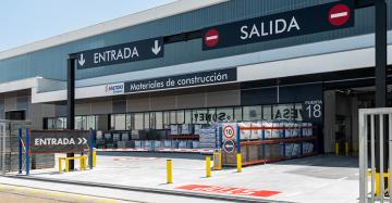 El pasado 26 de mayo tuvo lugar en Zaragoza la inauguración del nuevo almacén de materiales de construcción, con este, el Grupo Saltoki, cuenta con 15 en toda España.